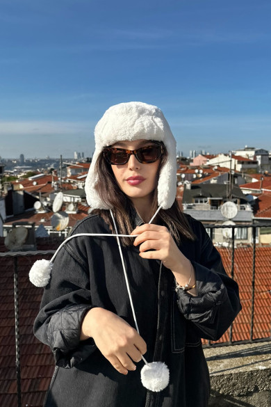 Kadın Kışlık Ponponlu Kürklü Kulaklıklı Premium Şapka